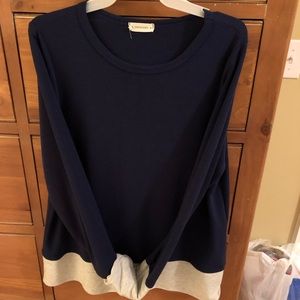 Ladies adorable Navy top trimmed in Grey